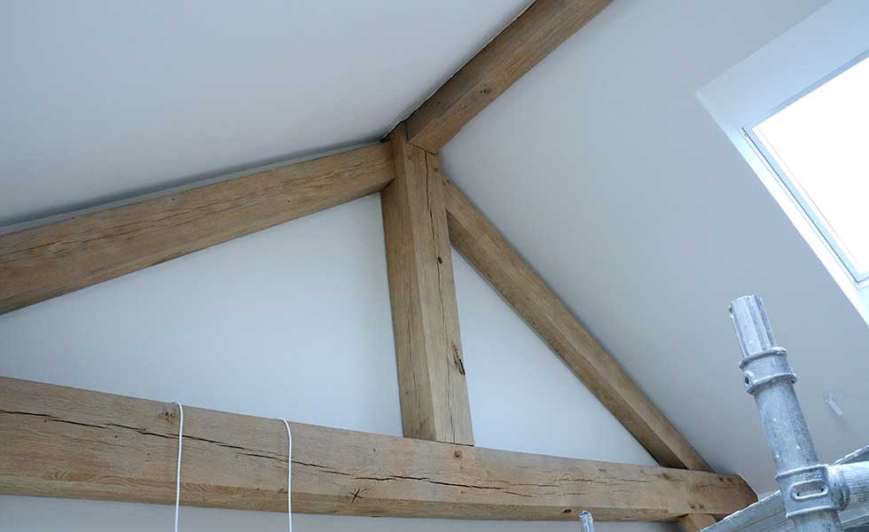 Earthborn Claypaint provides a fully breathable paint finish for lime plaster and Hempcrete