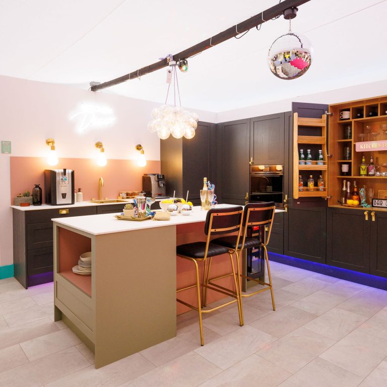 Kitchen in Cupcake and Piglet