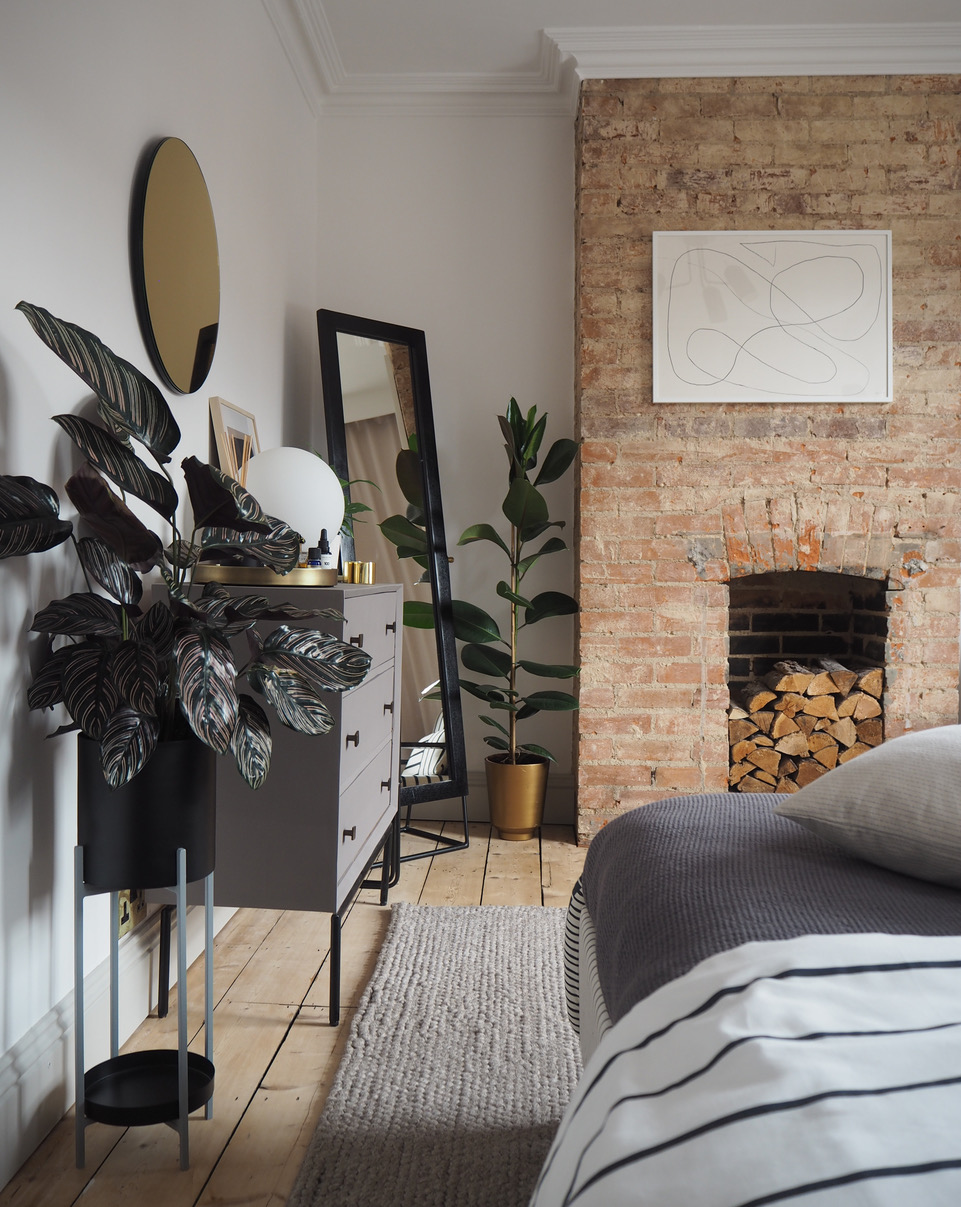 Claymate Luke used Earthborn Eco Chic furniture paint in Rocky Horse for his modern upcycle project