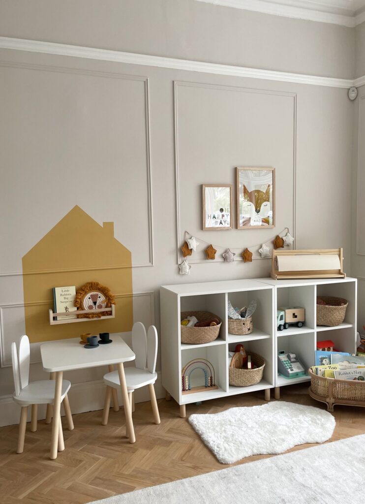 @thegreeneyedgirl_ cleverly used Humpty Dumpty to create a playful house colour block for a play area in her living room. Feather Pillow is used on the walls.