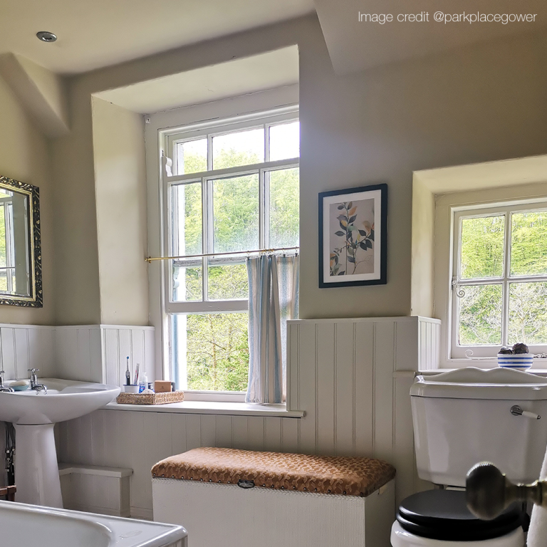 Crocky Road painted in a bathroom with breathable Claypaint.