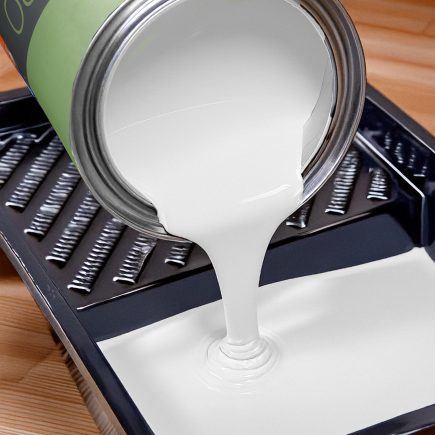 ECOPRO lifestyle image paint pour